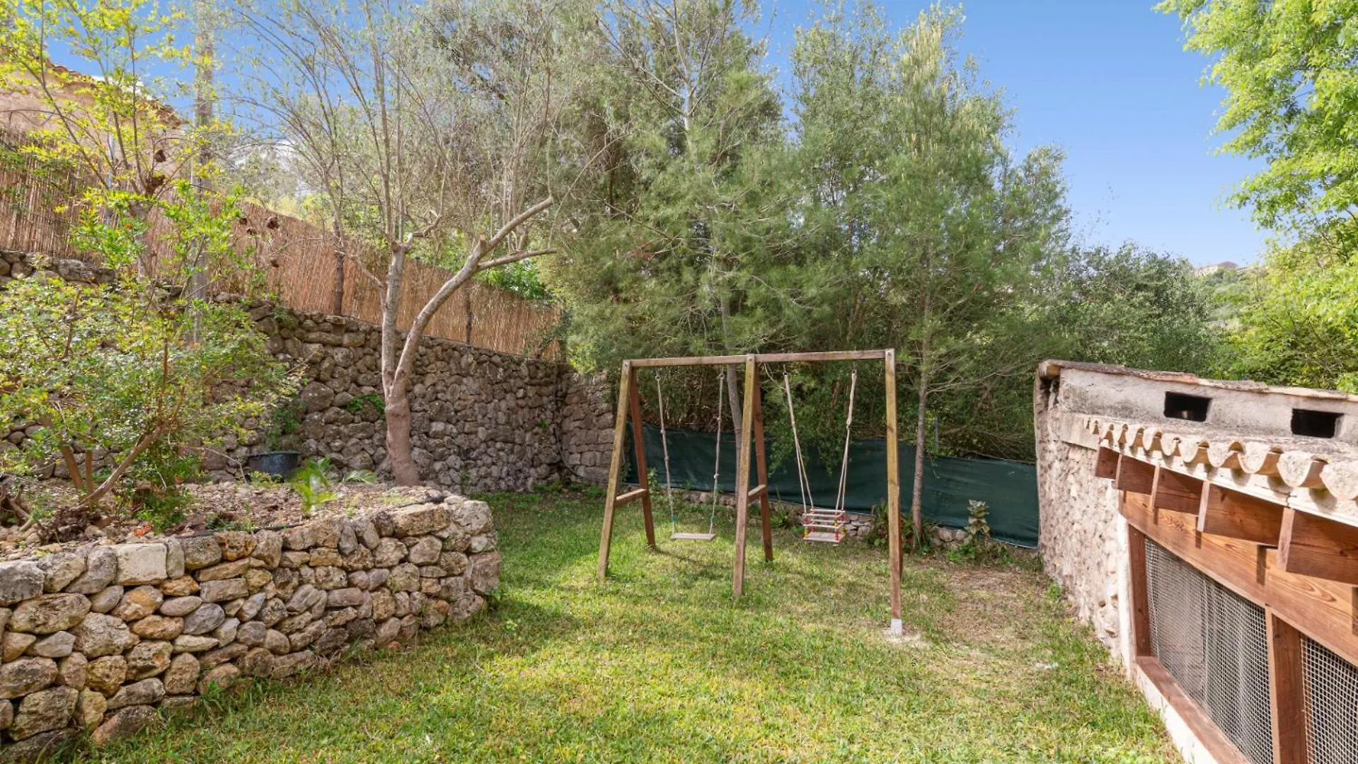 Pou Bo - Campanet Villa 0*,  İspanya